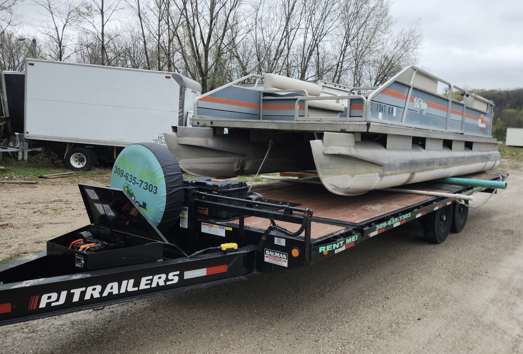 Pontoon Boat on Hydraulic Tilt Deckover – Central Illinois Trailer Rental